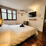 MedioMundo Hostel